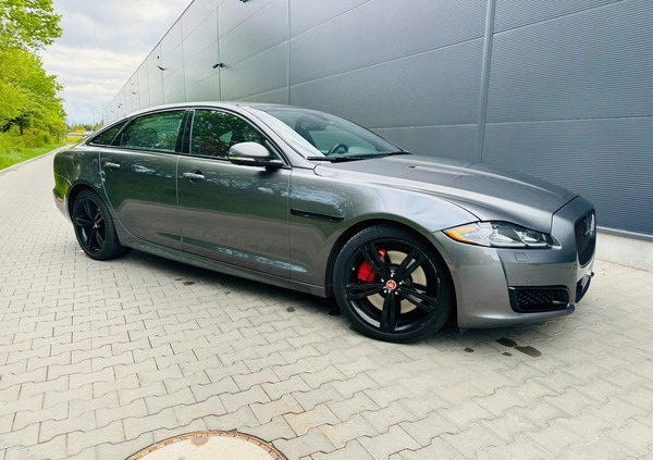 Jaguar XJR cena 175000 przebieg: 112400, rok produkcji 2017 z Poznań małe 667